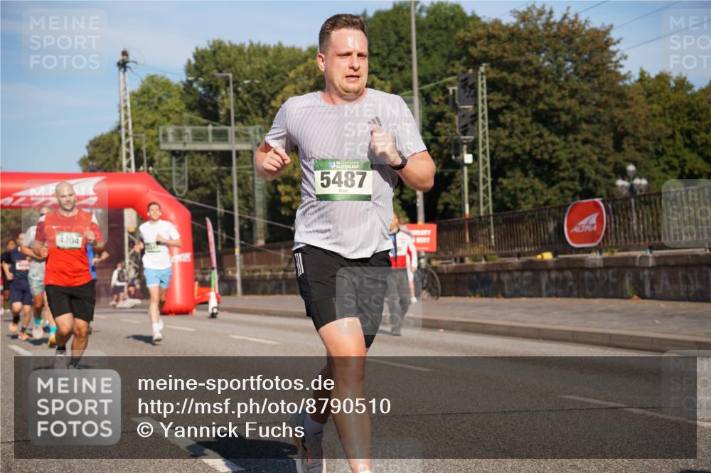 07.09.2025 - BARMER Alsterlauf Yannick Fuchs http://msf.ph/oto/8790510 07.09.2025 09:41:01 Laufen 4304, 36, 5487 meine-sportfotos.de