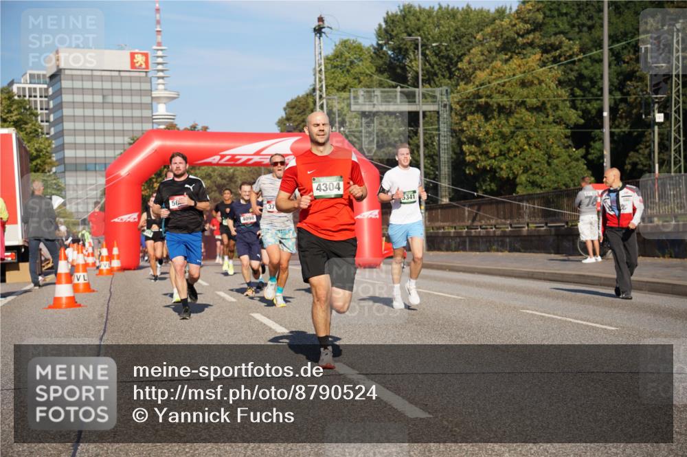 07.09.2025 - BARMER Alsterlauf Yannick Fuchs http://msf.ph/oto/8790524 07.09.2025 09:41:02 Laufen 56, 4098, 4304, 5341, 76 meine-sportfotos.de
