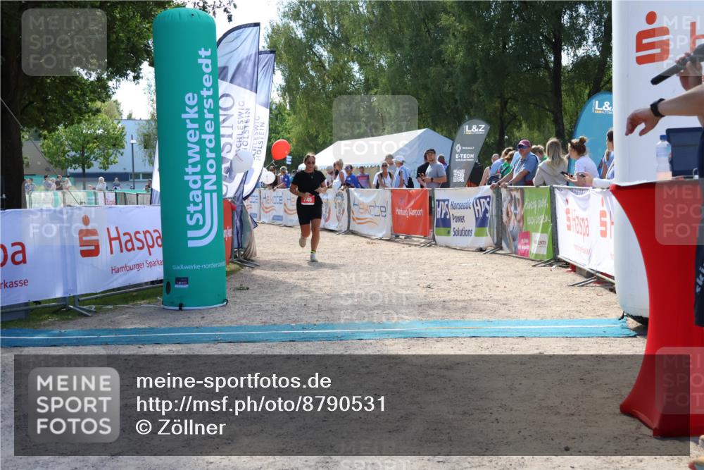 07.09.2025 - 19. Norderstedt Triathlon Zöllner http://msf.ph/oto/8790531 07.09.2025 14:00:44 Ziel 745 meine-sportfotos.de