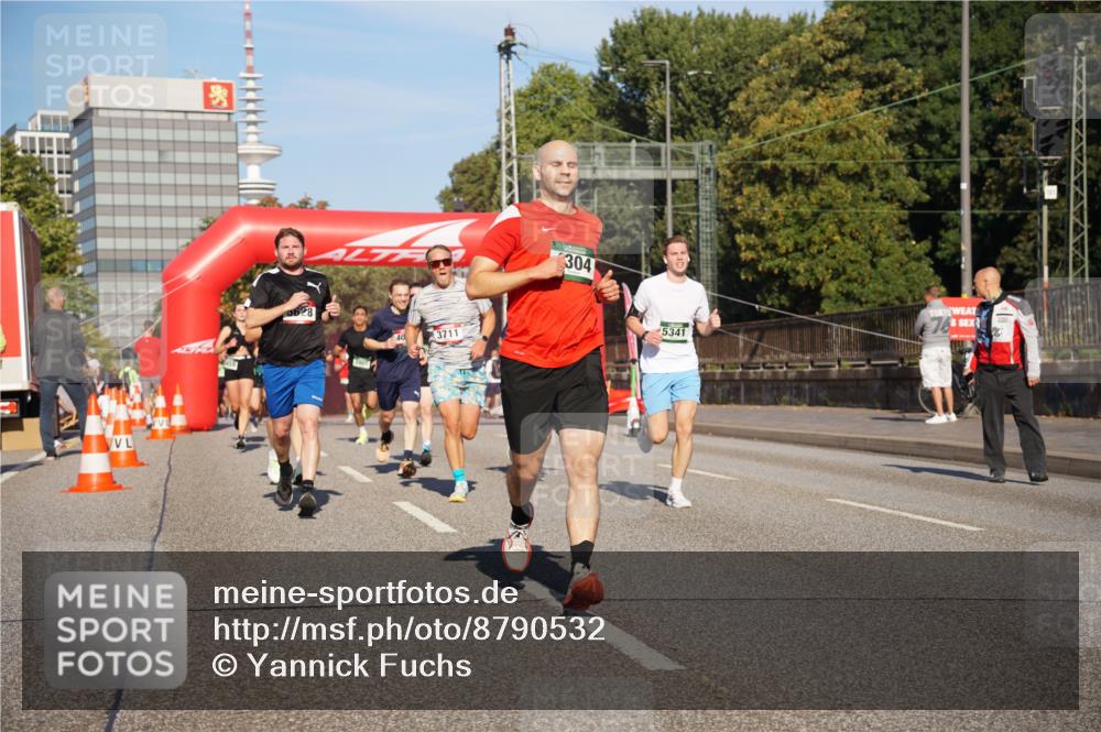 07.09.2025 - BARMER Alsterlauf Yannick Fuchs http://msf.ph/oto/8790532 07.09.2025 09:41:03 Laufen 0628, 40, 3711, 304, 5341, 76 meine-sportfotos.de