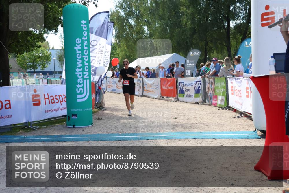 07.09.2025 - 19. Norderstedt Triathlon Zöllner http://msf.ph/oto/8790539 07.09.2025 14:00:45 Ziel 745 meine-sportfotos.de