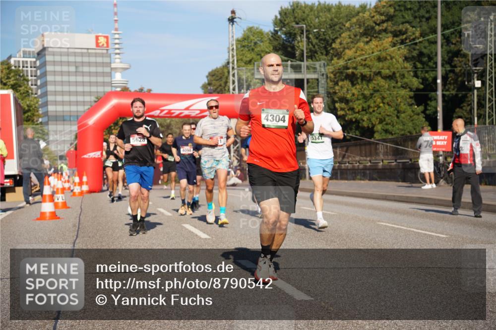07.09.2025 - BARMER Alsterlauf Yannick Fuchs http://msf.ph/oto/8790542 07.09.2025 09:41:03 Laufen 5628, 4098, 4304, 5341, 76 meine-sportfotos.de