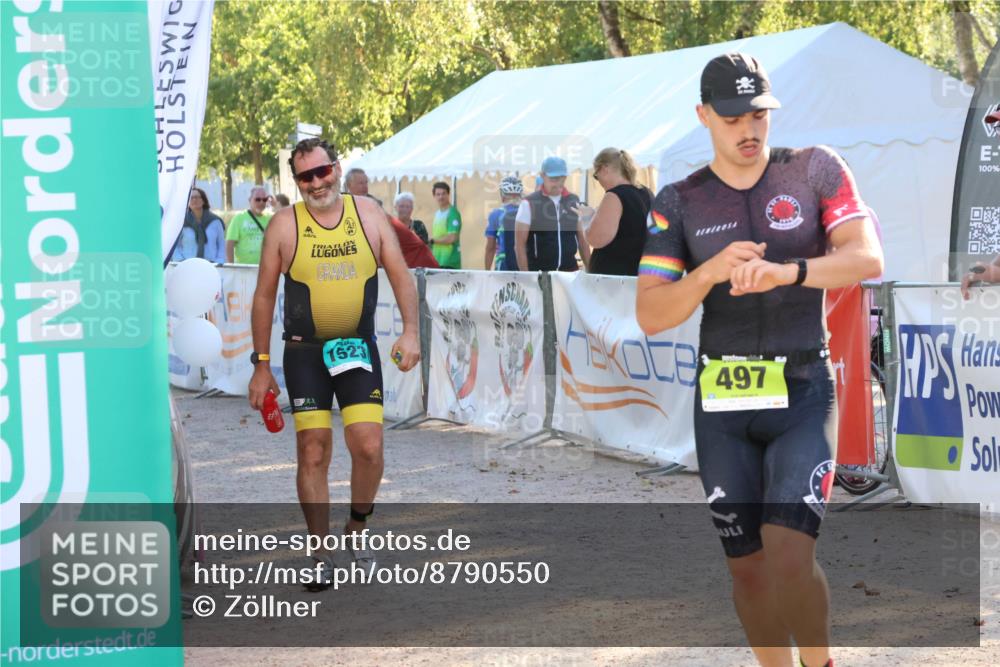 07.09.2025 - 19. Norderstedt Triathlon Zöllner http://msf.ph/oto/8790550 07.09.2025 16:27:44 Ziel 497, 1523, 1528 meine-sportfotos.de