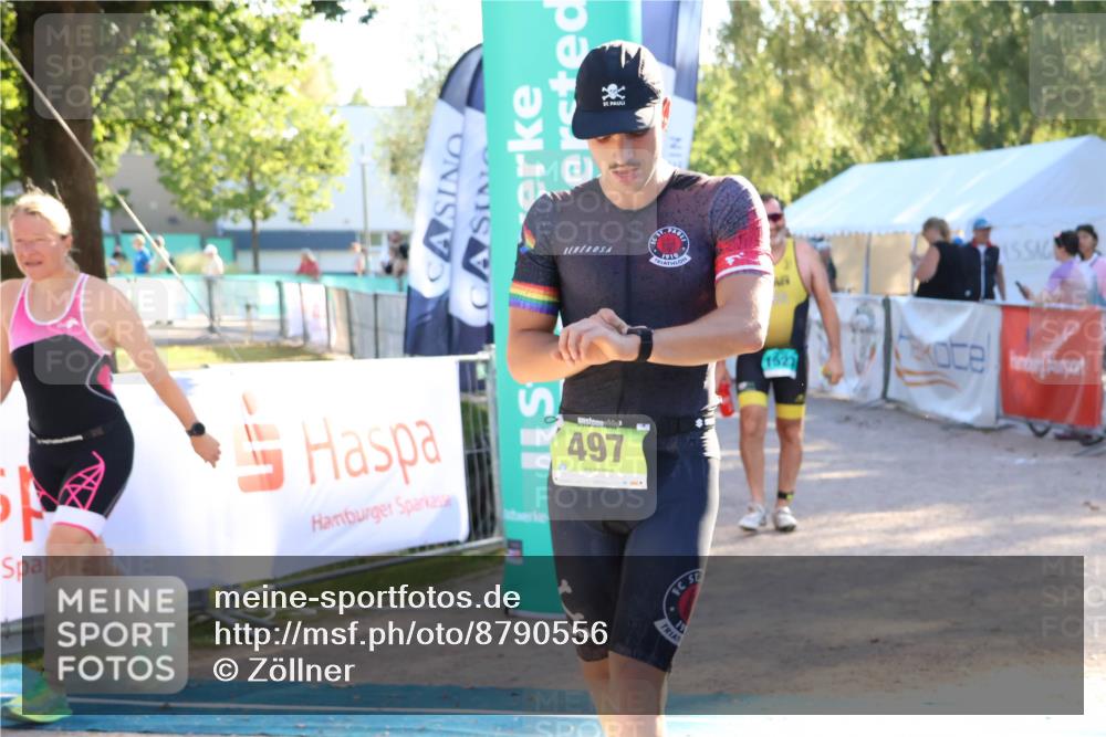 07.09.2025 - 19. Norderstedt Triathlon Zöllner http://msf.ph/oto/8790556 07.09.2025 16:27:45 Ziel 497, 1523, 1528 meine-sportfotos.de