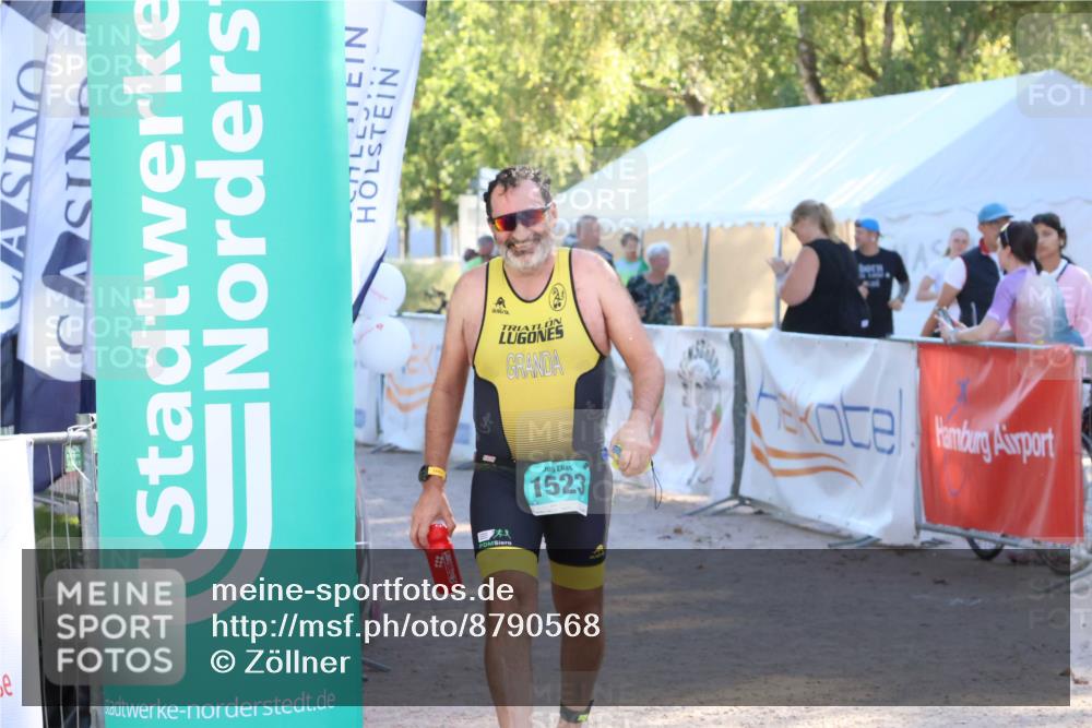 07.09.2025 - 19. Norderstedt Triathlon Zöllner http://msf.ph/oto/8790568 07.09.2025 16:27:46 Ziel 497, 1523, 1528 meine-sportfotos.de