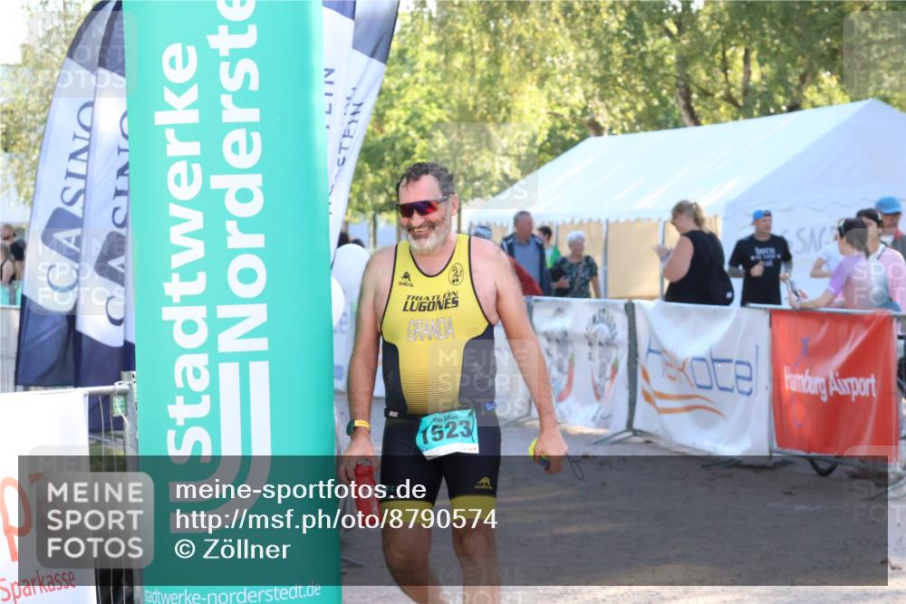 07.09.2025 - 19. Norderstedt Triathlon Zöllner http://msf.ph/oto/8790574 07.09.2025 16:27:47 Ziel 497, 1523, 1528 meine-sportfotos.de