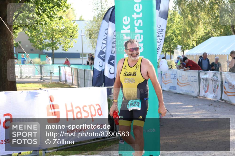 07.09.2025 - 19. Norderstedt Triathlon Zöllner http://msf.ph/oto/8790583 07.09.2025 16:27:48 Ziel 497, 1523, 1528 meine-sportfotos.de
