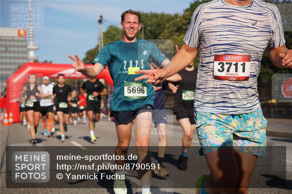 07.09.2025 - BARMER Alsterlauf Yannick Fuchs http://msf.ph/oto/8790591 07.09.2025 09:41:06 Laufen 2025, 5696, 2626, 36, 3711 meine-sportfotos.de