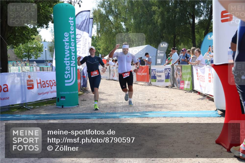 07.09.2025 - 19. Norderstedt Triathlon Zöllner http://msf.ph/oto/8790597 07.09.2025 14:01:51 Ziel 193, 206 meine-sportfotos.de