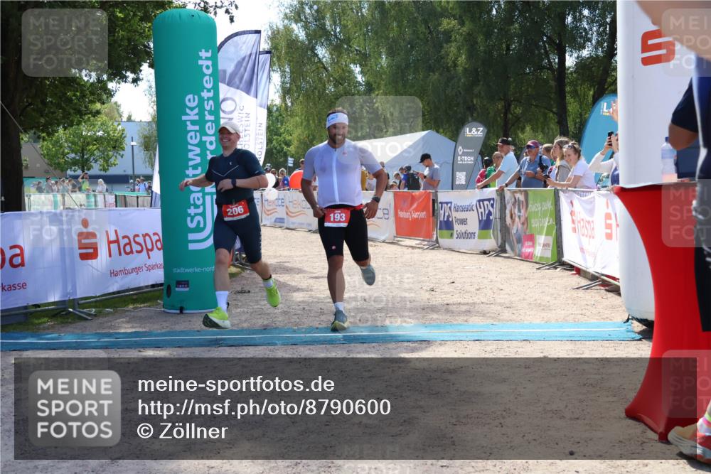 07.09.2025 - 19. Norderstedt Triathlon Zöllner http://msf.ph/oto/8790600 07.09.2025 14:01:51 Ziel 193, 206 meine-sportfotos.de