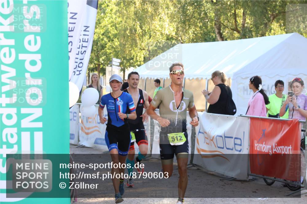 07.09.2025 - 19. Norderstedt Triathlon Zöllner http://msf.ph/oto/8790603 07.09.2025 16:28:01 Ziel 479, 512, 524 meine-sportfotos.de