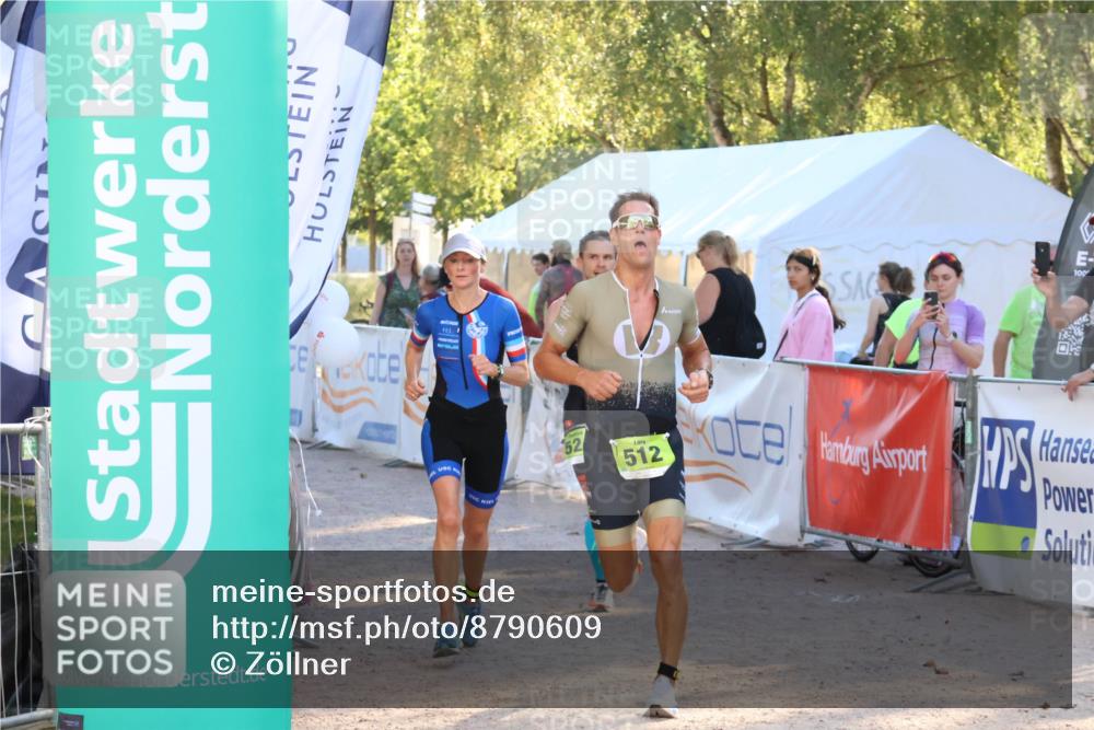 07.09.2025 - 19. Norderstedt Triathlon Zöllner http://msf.ph/oto/8790609 07.09.2025 16:28:01 Ziel 479, 512, 524 meine-sportfotos.de