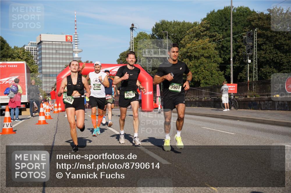 07.09.2025 - BARMER Alsterlauf Yannick Fuchs http://msf.ph/oto/8790614 07.09.2025 09:41:08 Laufen 3459, 3290, 2453, 3767, 3901, 76 meine-sportfotos.de