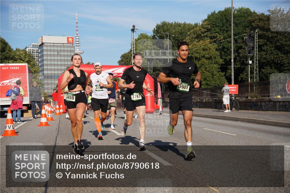 07.09.2025 - BARMER Alsterlauf Yannick Fuchs http://msf.ph/oto/8790618 07.09.2025 09:41:08 Laufen 819, 3459, 329, 2453, 3767, 3901, 76 meine-sportfotos.de
