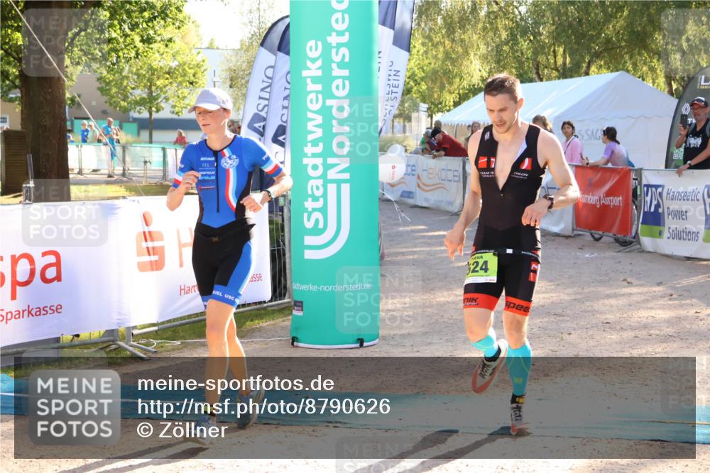 07.09.2025 - 19. Norderstedt Triathlon Zöllner http://msf.ph/oto/8790626 07.09.2025 16:28:04 Ziel 479, 512, 524 meine-sportfotos.de