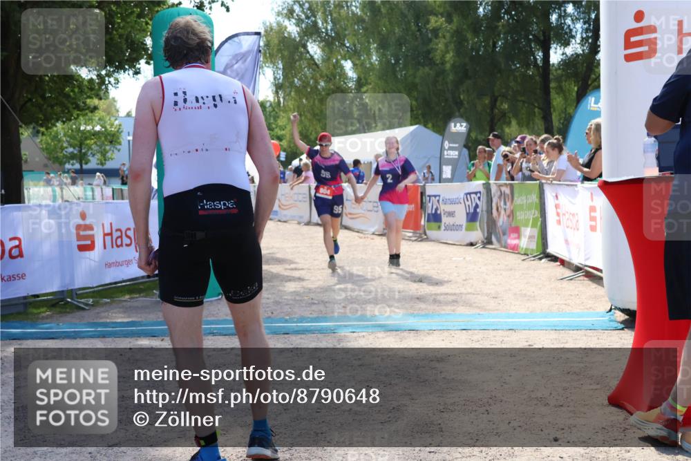07.09.2025 - 19. Norderstedt Triathlon Zöllner http://msf.ph/oto/8790648 07.09.2025 14:03:04 Ziel 804 meine-sportfotos.de