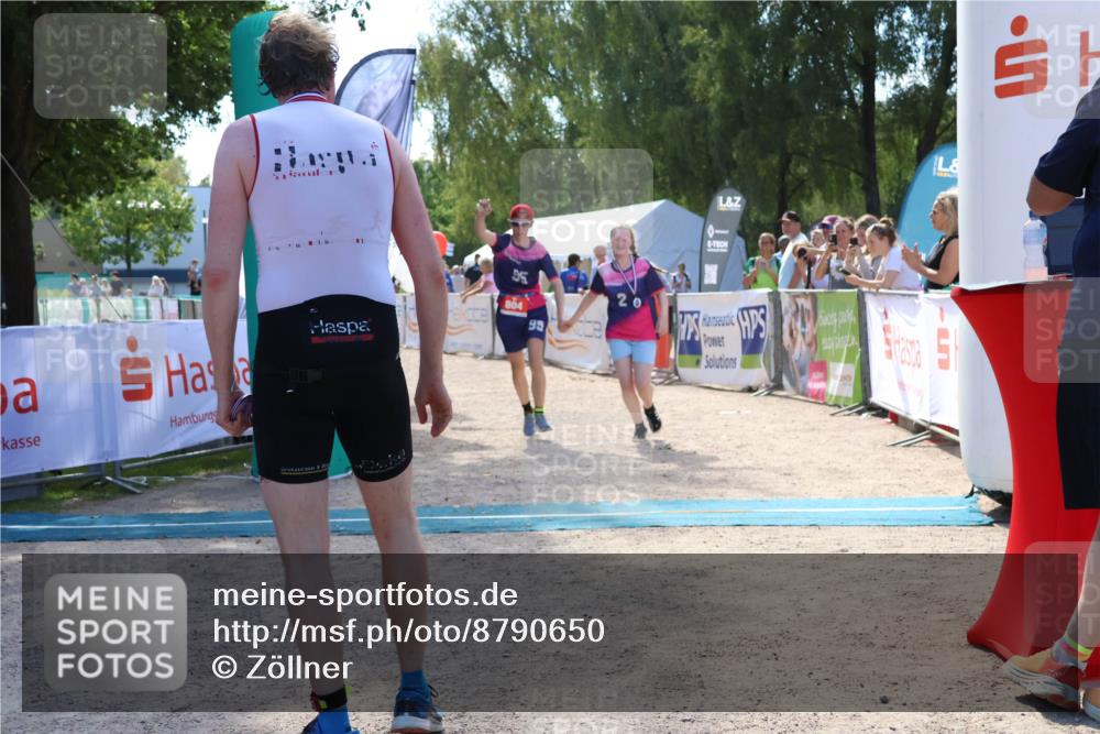 07.09.2025 - 19. Norderstedt Triathlon Zöllner http://msf.ph/oto/8790650 07.09.2025 14:03:04 Ziel 804 meine-sportfotos.de