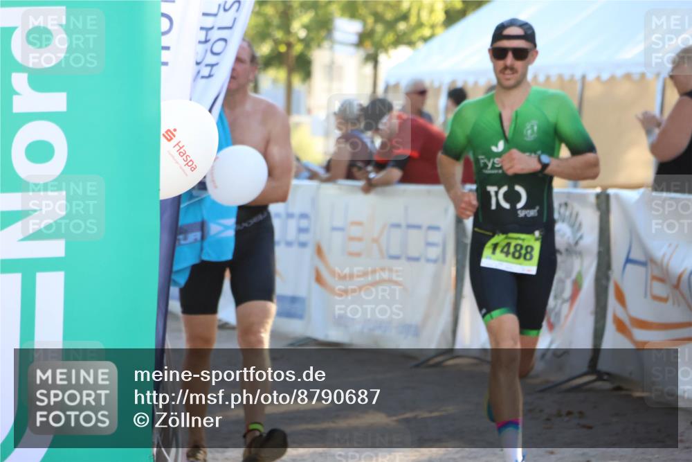 07.09.2025 - 19. Norderstedt Triathlon Zöllner http://msf.ph/oto/8790687 07.09.2025 16:28:21 Ziel 1488, 1529 meine-sportfotos.de