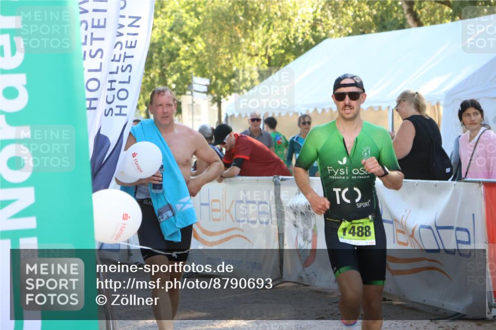 07.09.2025 - 19. Norderstedt Triathlon Zöllner http://msf.ph/oto/8790693 07.09.2025 16:28:22 Ziel 515, 1488, 1529 meine-sportfotos.de