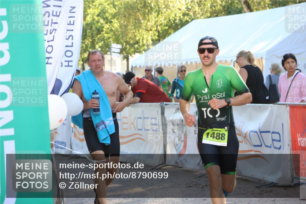 07.09.2025 - 19. Norderstedt Triathlon Zöllner http://msf.ph/oto/8790699 07.09.2025 16:28:22 Ziel 515, 1488, 1529 meine-sportfotos.de