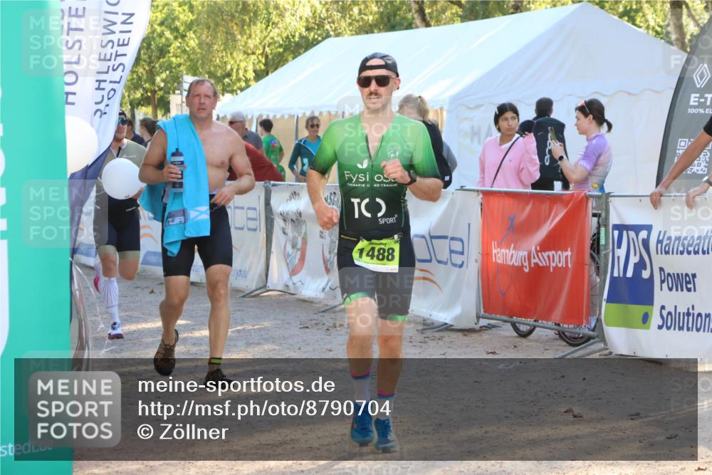 07.09.2025 - 19. Norderstedt Triathlon Zöllner http://msf.ph/oto/8790704 07.09.2025 16:28:22 Ziel 515, 1488, 1529 meine-sportfotos.de