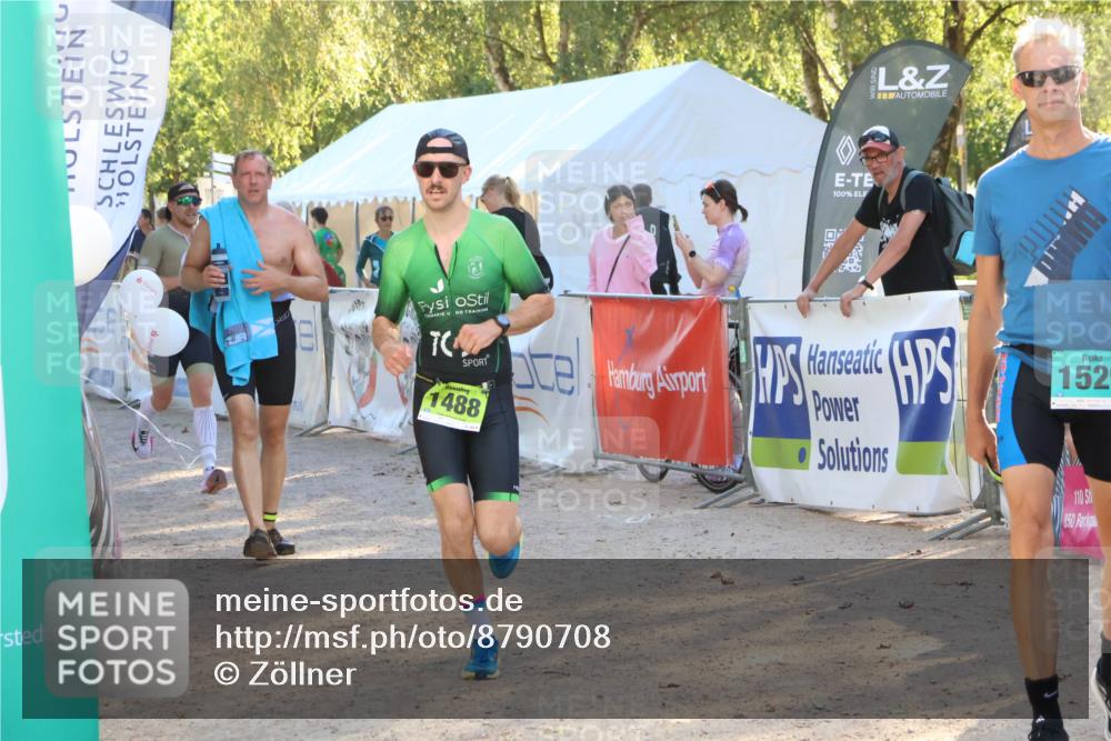 07.09.2025 - 19. Norderstedt Triathlon Zöllner http://msf.ph/oto/8790708 07.09.2025 16:28:23 Ziel 515, 1488, 1529 meine-sportfotos.de