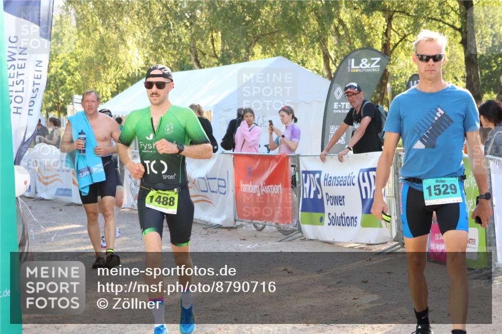 07.09.2025 - 19. Norderstedt Triathlon Zöllner http://msf.ph/oto/8790716 07.09.2025 16:28:23 Ziel 515, 1488, 1529 meine-sportfotos.de