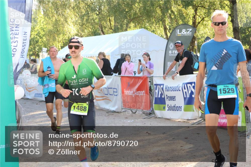 07.09.2025 - 19. Norderstedt Triathlon Zöllner http://msf.ph/oto/8790720 07.09.2025 16:28:23 Ziel 515, 1488, 1529 meine-sportfotos.de