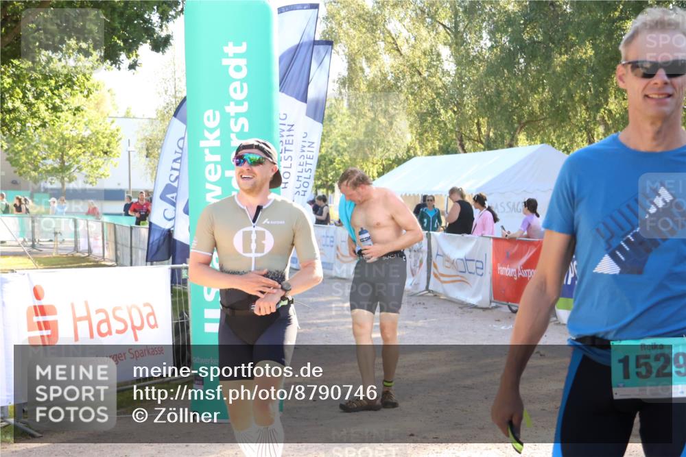 07.09.2025 - 19. Norderstedt Triathlon Zöllner http://msf.ph/oto/8790746 07.09.2025 16:28:27 Ziel 487, 515, 1488, 1529, 1534 meine-sportfotos.de