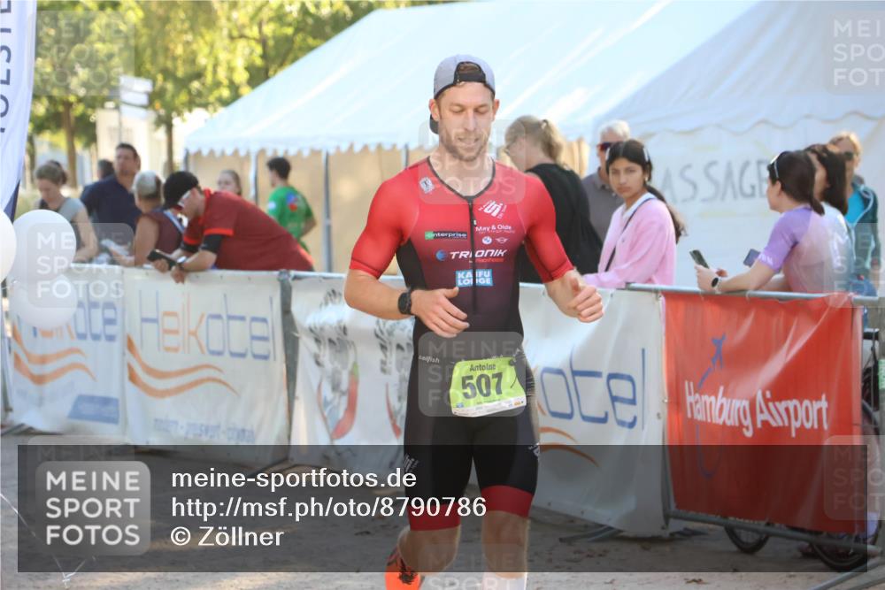 07.09.2025 - 19. Norderstedt Triathlon Zöllner http://msf.ph/oto/8790786 07.09.2025 16:28:33 Ziel 487, 507, 515, 1534 meine-sportfotos.de