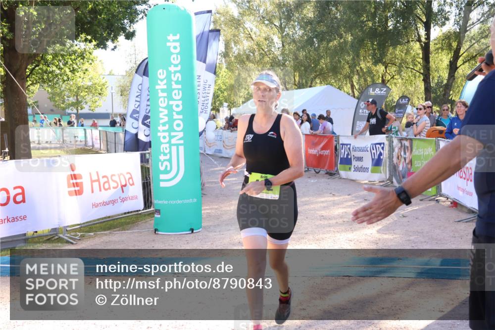 07.09.2025 - 19. Norderstedt Triathlon Zöllner http://msf.ph/oto/8790843 07.09.2025 16:28:47 Ziel 462 meine-sportfotos.de