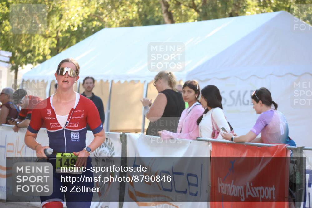 07.09.2025 - 19. Norderstedt Triathlon Zöllner http://msf.ph/oto/8790846 07.09.2025 16:29:06 Ziel 1498 meine-sportfotos.de