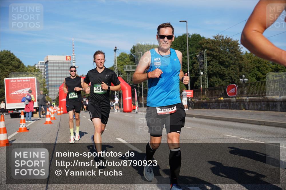 07.09.2025 - BARMER Alsterlauf Yannick Fuchs http://msf.ph/oto/8790923 07.09.2025 09:41:22 Laufen 3544, 350, 3030 meine-sportfotos.de