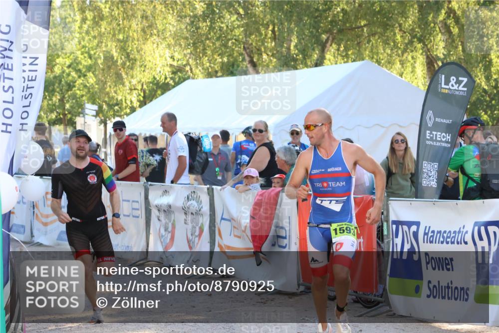 07.09.2025 - 19. Norderstedt Triathlon Zöllner http://msf.ph/oto/8790925 07.09.2025 16:29:52 Ziel 496, 544, 1593 meine-sportfotos.de