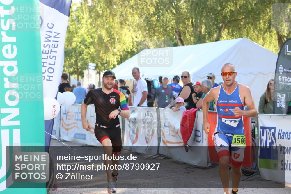 07.09.2025 - 19. Norderstedt Triathlon Zöllner http://msf.ph/oto/8790927 07.09.2025 16:29:53 Ziel 496, 544, 1593 meine-sportfotos.de
