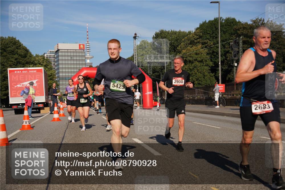 07.09.2025 - BARMER Alsterlauf Yannick Fuchs http://msf.ph/oto/8790928 07.09.2025 09:43:24 Laufen 4573, 6107, 6162, 5425, 2900, 2683 meine-sportfotos.de