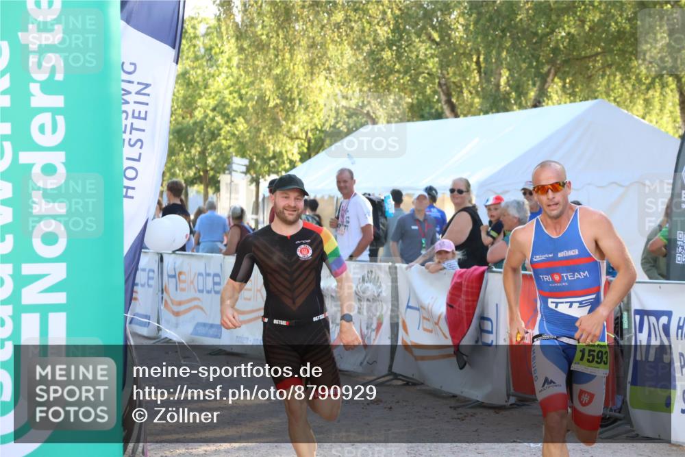 07.09.2025 - 19. Norderstedt Triathlon Zöllner http://msf.ph/oto/8790929 07.09.2025 16:29:53 Ziel 496, 544, 1593 meine-sportfotos.de
