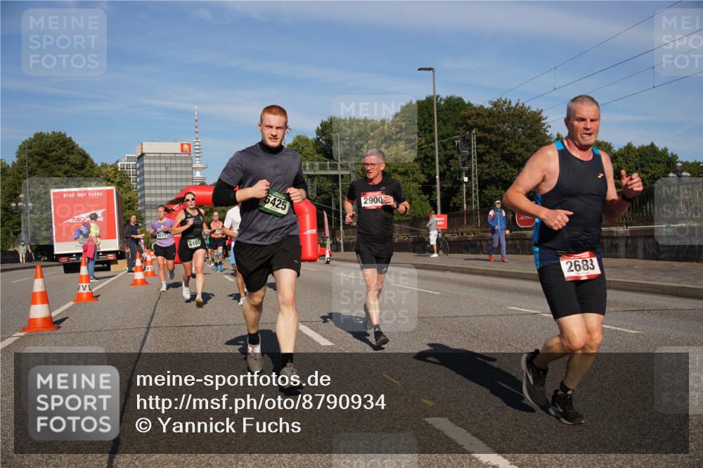 07.09.2025 - BARMER Alsterlauf Yannick Fuchs http://msf.ph/oto/8790934 07.09.2025 09:43:25 Laufen 4573, 6107, 5425, 2900, 2683, 577 meine-sportfotos.de