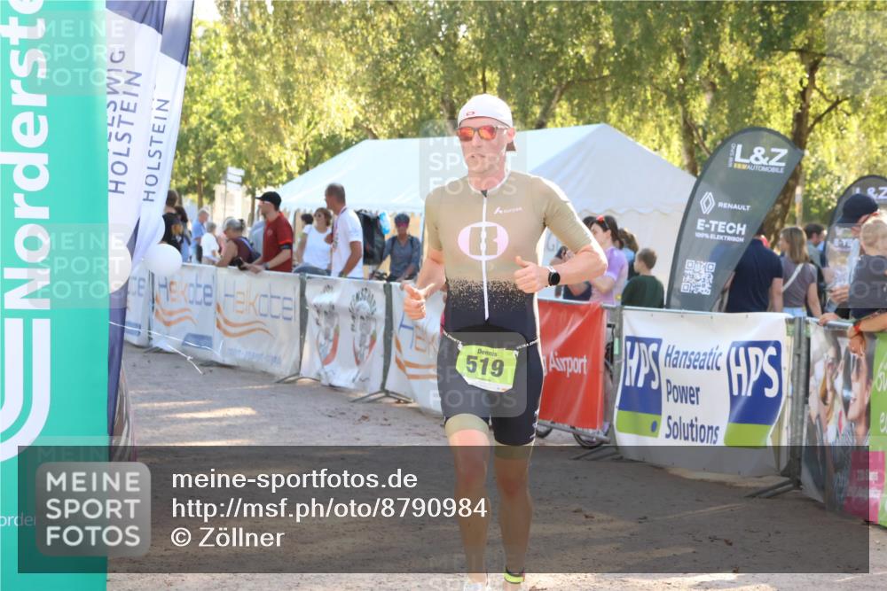 07.09.2025 - 19. Norderstedt Triathlon Zöllner http://msf.ph/oto/8790984 07.09.2025 16:30:14 Ziel 519, 552, 1504, 1510 meine-sportfotos.de