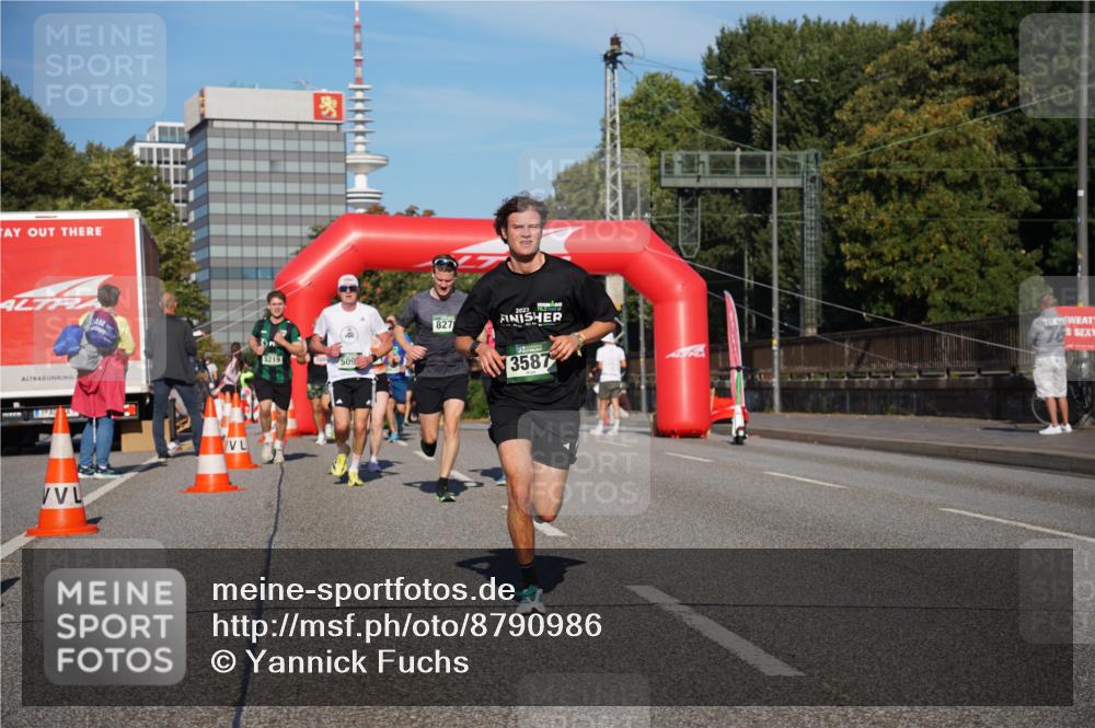 07.09.2025 - BARMER Alsterlauf Yannick Fuchs http://msf.ph/oto/8790986 07.09.2025 09:41:28 Laufen 5219, 509, 827, 2022, 3587 meine-sportfotos.de