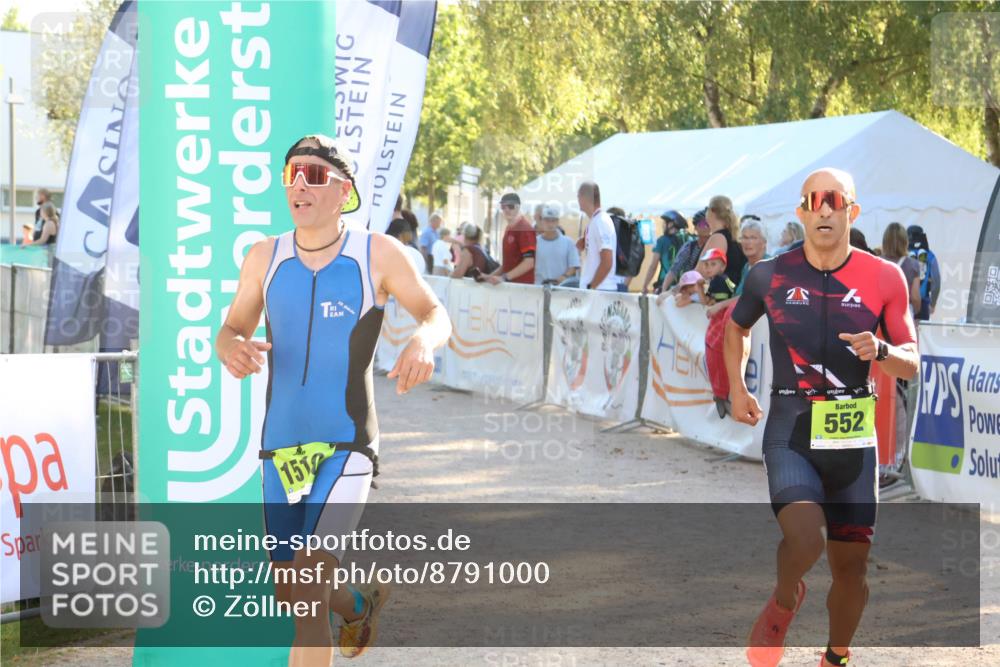 07.09.2025 - 19. Norderstedt Triathlon Zöllner http://msf.ph/oto/8791000 07.09.2025 16:30:18 Ziel 519, 552, 1510 meine-sportfotos.de