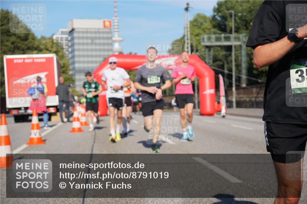 07.09.2025 - BARMER Alsterlauf Yannick Fuchs http://msf.ph/oto/8791019 07.09.2025 09:41:30 Laufen 35 meine-sportfotos.de