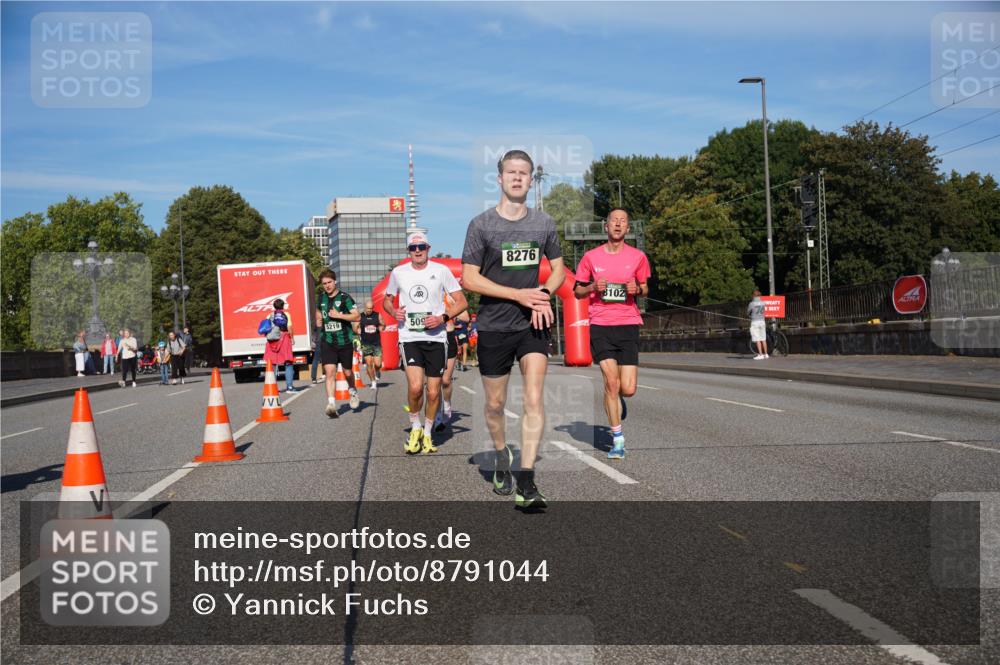 07.09.2025 - BARMER Alsterlauf Yannick Fuchs http://msf.ph/oto/8791044 07.09.2025 09:41:31 Laufen 5219, 509, 8276, 8102 meine-sportfotos.de
