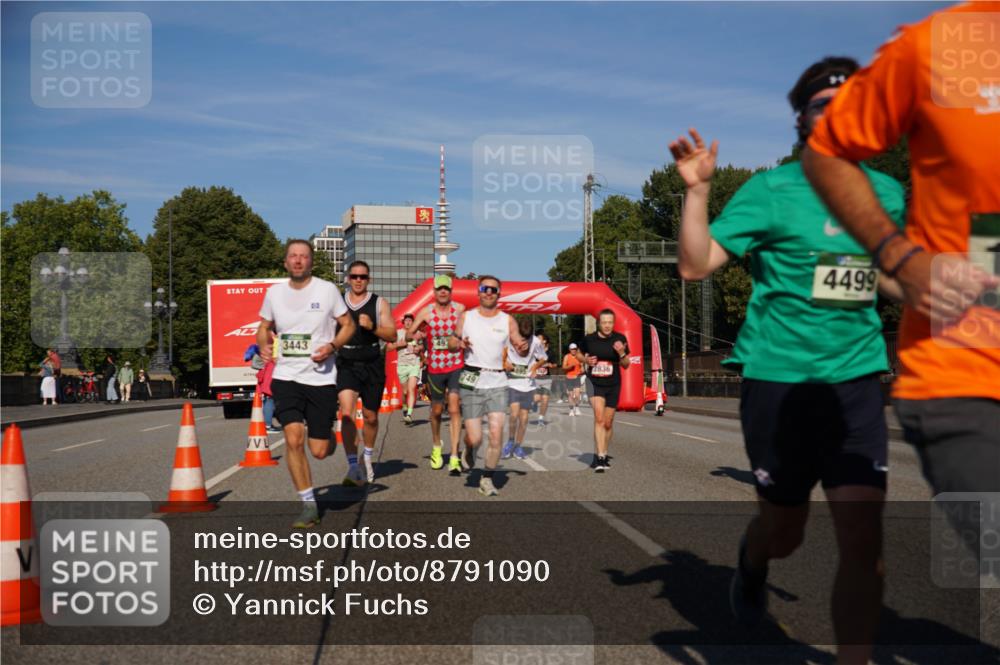 07.09.2025 - BARMER Alsterlauf Yannick Fuchs http://msf.ph/oto/8791090 07.09.2025 09:43:33 Laufen 3443, 749, 2836, 4499 meine-sportfotos.de