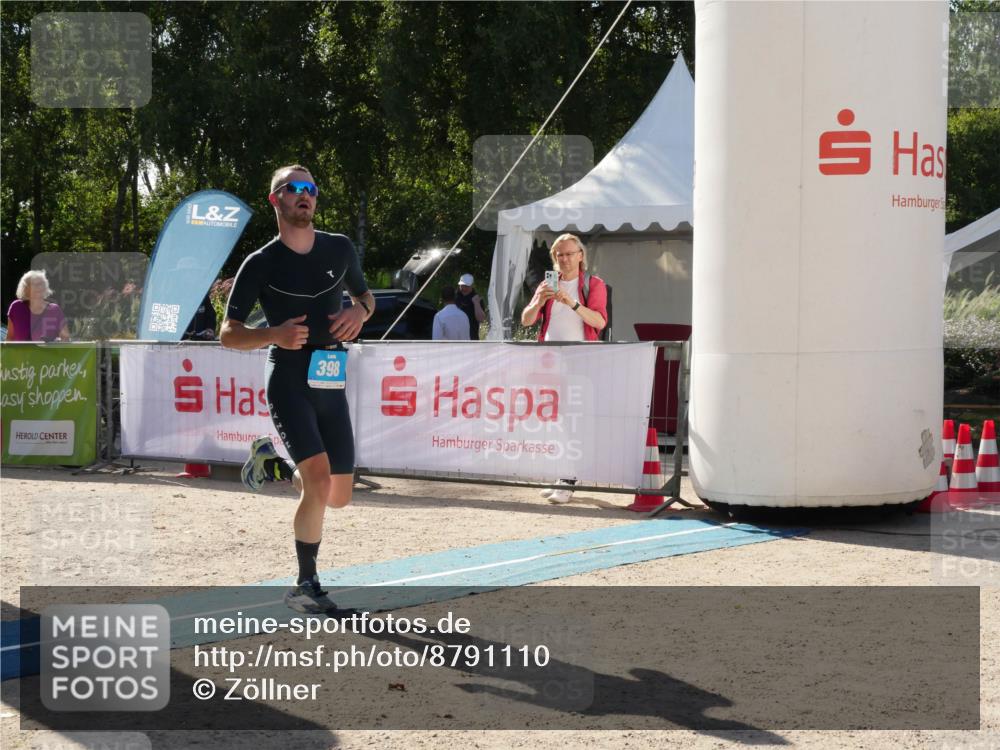07.09.2025 - 19. Norderstedt Triathlon Zöllner http://msf.ph/oto/8791110 07.09.2025 15:42:00 Ziel 398 meine-sportfotos.de