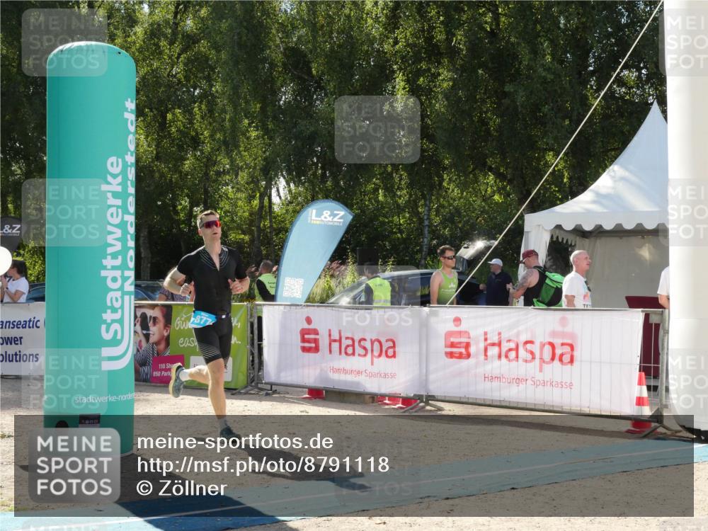 07.09.2025 - 19. Norderstedt Triathlon Zöllner http://msf.ph/oto/8791118 07.09.2025 15:42:29 Ziel 877, 1026 meine-sportfotos.de