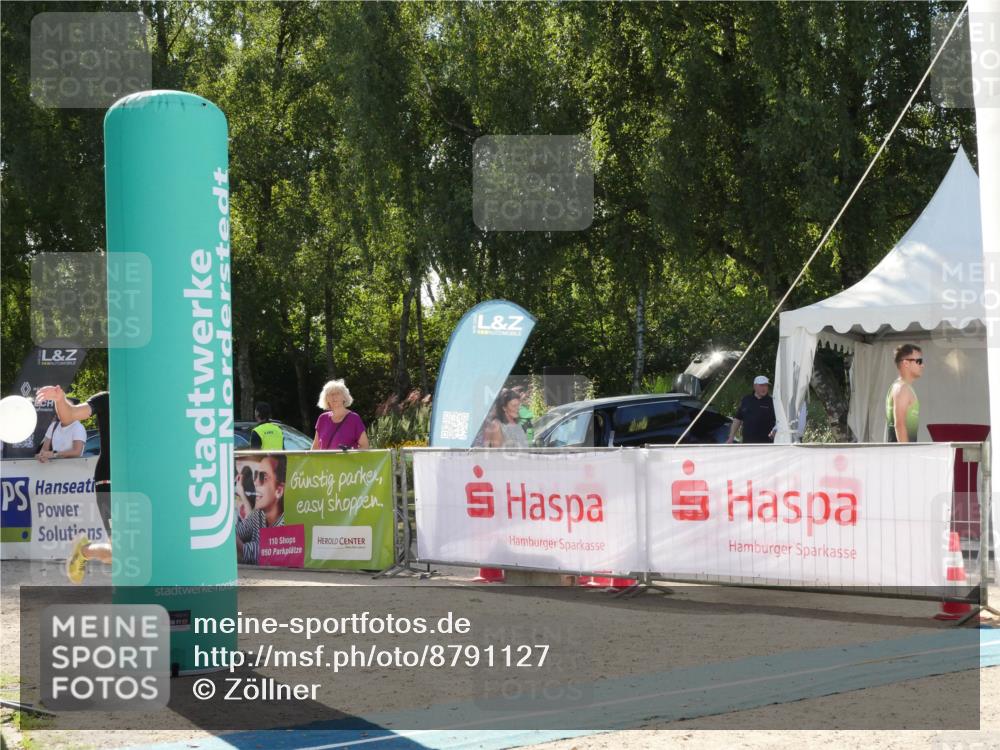 07.09.2025 - 19. Norderstedt Triathlon Zöllner http://msf.ph/oto/8791127 07.09.2025 15:42:32 Ziel 877, 1026 meine-sportfotos.de