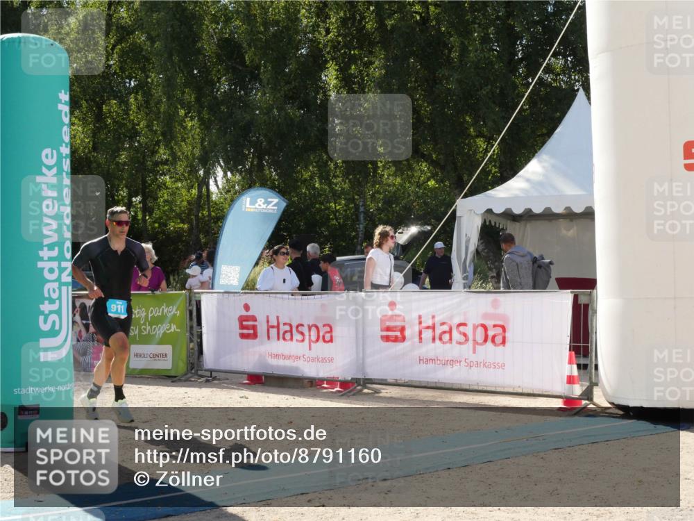 07.09.2025 - 19. Norderstedt Triathlon Zöllner http://msf.ph/oto/8791160 07.09.2025 15:43:09 Ziel 911 meine-sportfotos.de