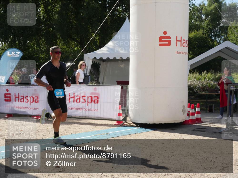 07.09.2025 - 19. Norderstedt Triathlon Zöllner http://msf.ph/oto/8791165 07.09.2025 15:43:10 Ziel 911 meine-sportfotos.de