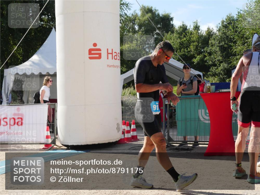 07.09.2025 - 19. Norderstedt Triathlon Zöllner http://msf.ph/oto/8791175 07.09.2025 15:43:11 Ziel 911 meine-sportfotos.de